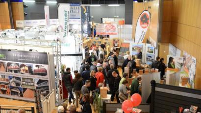 Archivbild: Petra Hartl
Alljährlich ein Publikumsmagnet: die Baumesse im ACC. Heuer war sie eine der ersten Großveranstaltungen, die wegen der Coronavirus-Pandemie in Amberg abgesagt wurden.