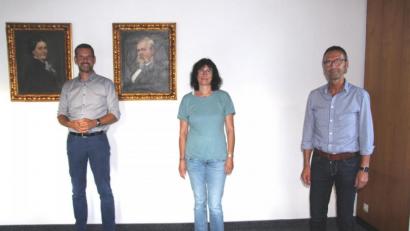 Bild: ds
Das neue Gremium des Schulverbands bilden (von links) Zweiter Vorsitzender Roman Berr, Verbandsrätin Irene Sperber und Vorsitzender Peter Achatzi.