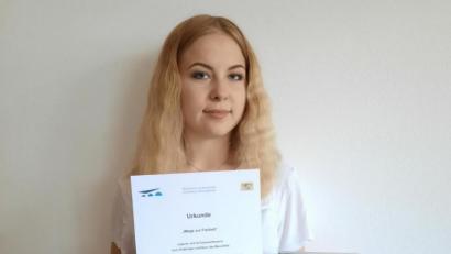 Bild: Lucia Schmid
Mit ihrer Vater-Sohn-Geschichte für den Wettbewerb "Wege zur Freiheit" holte sich Inka Wilhelm, Schülerin an der Mittelschule Neunburg, einen der Hauptpreise.