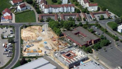 Bild: Georgi
Am kommenden Mittwoch, 22. Juli, feiert Siemens Amberg sein Richtfest für das neue digitale Besucherzentrum.