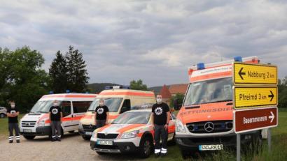 Bild: BRK/exb
Nicht alles, was das BRK vorhält, wird auch von Kostenträgern übernommen. Jetzt bangt Sebastian Hofmann um den Teil der Ausrüstung, der vom Förderverein über Einnahmen bei Sanitätsdiensten und aus der Altkleidersammlung finanziert wird.