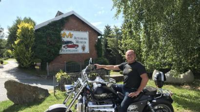 Bild: gis
Der Star unter den Motorrädern: Perry Eckert ist stolz auf seine Boss Hoss.