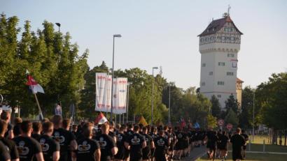 Bild: Christian Marquardt/US-Armee
US-Soldaten absolvieren ihren Frühsport auf dem Gelände des Truppenübungsplatzes in Grafenwöhr.