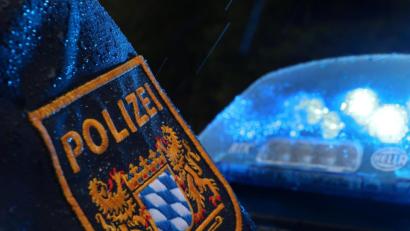Bild: Karl-Josef Hildenbrand/dpa
Die Kriminalpolizei Hof sucht nach zwei Einbrechern, die Schmuck aus einem Selber Juweliergeschäft gestohlen haben.