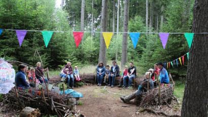 Bild: dob
Aus fünf "Wilden Wichteln" wurden im Waldkindergarten schlaue Füchse. Jetzt heißt es für sie, von der vertrauten Umgebung in der Natur Abschied zu nehmen. Ab Herbst gehen sie in die Grundschule.