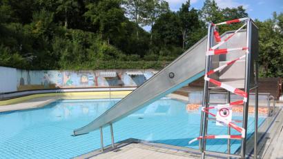 Bild: lei
Der Betrieb im Freibad in Hirschbach läuft zur vollen Zufriedenheit des Gemeinderats, was Besucherzahlen und Hygienekonzept angeht.