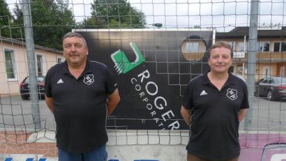Bild: rn
Mit Alfons Preßler und Mario Kendzia (von links) haben es nur zwei Spieler der 1. Herrenmannschaft zur Abschlussfeier geschafft. Sie freuen sich über den Aufstieg in die Bezirksliga A.