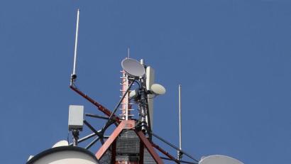 Bild: Wolfgang Steinbacher
Der Funkmast in Schwenderöd. Nun will Vodafone einen weitere Mobilfunkstation an der Autobahn im Bereich der Gemarkung Götzendorf errichten.