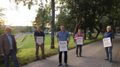Bild: exb
Bürgermeister Rudolf Schopper und die ausgeschiedenen Gemeinderäte Karl-Heinz Thoma, Lothar Löw, Margret Höfler und Josef Witt (von links).