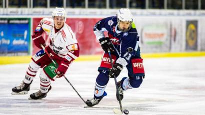 Bild: Werner Moller
Elias Maschke (rechts) ist einer der fünf Nachwuchsspieler, die in der kommenden Saison zum erweiterten Oberliga-Kader der Blue Devils Weiden gehören.