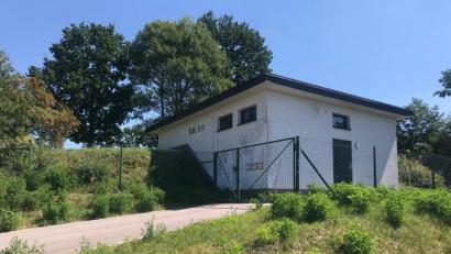 Bild: Wilhelm Amann
Der Zweckverband zur Wasserversorgung der Brudersdorfer Gruppe – im Bild sein Betriebsgebäude bei Diepoltshof – steht vor enormen finanziellen Herausforderungen. Entsprechend angespannt ist die Stimmung im politischen Umfeld.