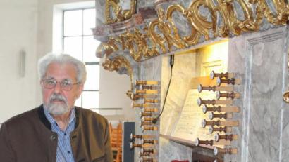 Bild: lg
Der Berliner Organist Peter Simonett ist mit der Oberviechtacher Eisenbarth-Orgel gut vertraut.