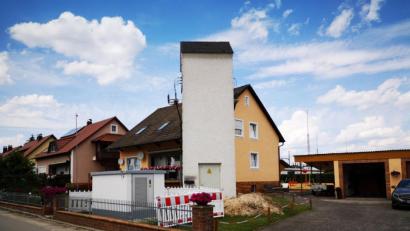 Bild: Thomas Dobler
Die geplanten Tiefbaumaßnahmen des Bayernwerks im Bereich zwischen der Nabburger Straße und der Trafostation an der Grenzstraße (Bild) waren der Bauverwaltung im Rathaus nicht bekannt.