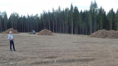 Bild: br
Das 23 000 Quadratmeter große neue Baugebiet an der Eichendorffstraße beinhaltet 16 Bauparzellen. Mit der 1. Änderung des Bebauungsplanes erfolgte auch eine Umbenennung in „Neusorg-West“ statt wie bisher „Westlich des Friedhofes“.