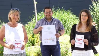 Bild: bkr
Ein abwechslungsreiches und kreatives Ferienprogramm haben Koordinatorin Brigitte Strößner, Bürgermeister Thomas Kaufmann und Jugendbeauftragte Stefanie Stelzl (von links) aufgestellt.