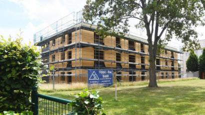 Bild: Gabi Schönberger
Sozialer Wohnungsbau in Weiden. Die SGW Stadtbau kann ihr Projekt am Stockerhutpark mit voller Kraft vorantreiben. Mietausfälle aufgrund der Corona-Krise bleiben bisher überschaubar.