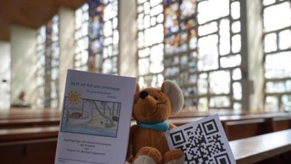 Bild: exb
Kerstin Tischner und die kleine Kirchenmaus sind die Initiatoren eines Pfarrei-Ausflugsführers.