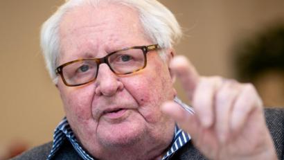 Bild: Sven Hoppe/dpa
Hans-Jochen Vogel, ehemaliger Parteivorsitzender der SPD und Bürgermeister von München, aufgenommen bei einem Interviewtermin.. Der frühere SPD-Chef Hans-Jochen Vogel ist tot.