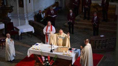 Bild: Reinhard Legat/exb
Die Zelebranten der Festmesse in St. Anna: (von links) Pfarrer Armin Maierhofer, Pfarrer Jaroslav Šašek, Regionaldekan Georg Flierl und Kaplan Daniel Fenk.