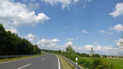 Bild: bk
Westlich an Kaltenbrunn vorbei führt die 6,3 Kilometer lange Umgehungsstraße vom Losberg bei Hütten bis Tanzfleck.