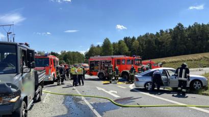 Bild: Gustl Beer
An der Trippacher Kreuzung hat es einen schweren Unfall gegeben.