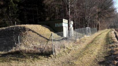 Bild: kro
Diesen Standort am Hochbehälter zwischen Wernersreuth und Motzersreuth favorisiert die Marktgemeinde für den neuen Mobilfunkmast.