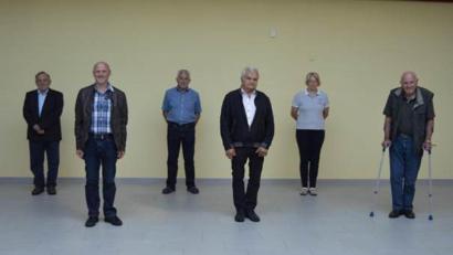 Bild: Zweckverband zur Wasserversorgung Hohenkemnather Gruppe/exb
Die verabschiedeten Verbandsräte mit dem ehemaligen Verbandsvorsitzenden Josef Mörtl (vierter von links).