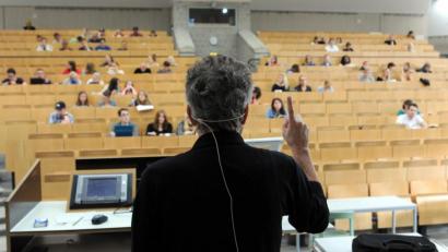 Archivbild: Ingo Wagner/dpa
Bayerische Studenten kehren zum Wintersemester wieder an die Hochschulen zurück.
