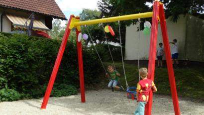 Bild: twg
Im Anschluss an die kleine Einweihungsfeier eroberten die Kinder die neuen Spielgeräte.