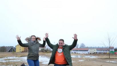 Bild: tk
Nadine und Michael Kapitza können es kaum noch erwarten, am Bergsteig zu wohnen. Für den 32-Jährigen bedeutet das eine Rückkehr.