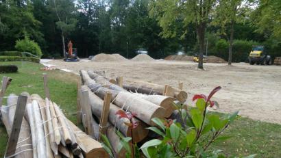 Bild: rn
Für die Gestaltung der Adventure-Golfanlage liegt bereits ein reichhaltiges Sortiment an Baumaterial bereit.