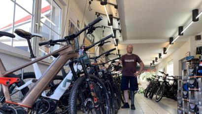 Bild: Robert Kostner/exb
Robert Kostner ist Fahrradhändler in Nabburg. Er bekommt täglich zu spüren, dass die Menschen mehr radeln wollen.