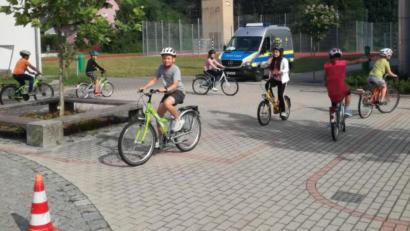 Bild: tat
Einige Schüler kamen vor den Ferien noch in den Genuss der Radfahrprüfung. Doch die Zeit reichte nicht für alle.
