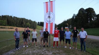 Bild: lei
Aufbruchsstimmung verspürt die Führungsmannschaft des SC Eschenfelden um ihren Vorsitzenden Norbert Neidel (links) und Bürgermeister Hermann Mertel (rechts)