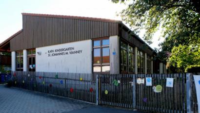 Bild: Eichl
Der Caritas-Diözesanverband verteidigt die Abrechnungen seines Fachreferates für den Kindergarten St. Johannes M. Vianney. Die Vorwürfe seien "in hohem Maß rufschädigend".