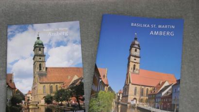 Bild: ads
Der neue Kirchenführer (rechts) für die Basilika wurde nicht nur in Texten und Bildern aktualisiert, sondern ist durch sein größeres Format auch lesefreundlicher gestaltet.