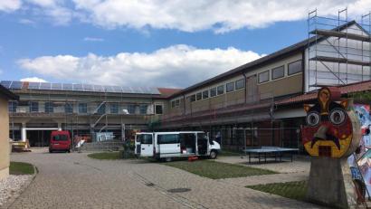 Bild: ihl
Die Handwerker haben momentan in der Grund- und Mittelschule Nabburg das Sagen.