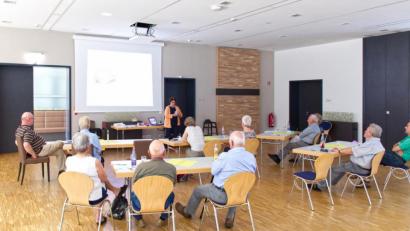 Bild: njn
"Alters- und behindertengerecht umbauen" lautete das Thema des Infonachmittags des Generationen-Netzwerks mit Anita Busch in der Stadthalle.