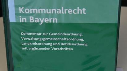 Bild: gf
Die Geschäftsordnung des Poppenrichter Gemeinderats darf nicht im Widerspruch zur Gemeindeordnung stehen. Daher ordnete das Landratsamt an, dass der rechtswidrige Beschluss korrigiert wird.