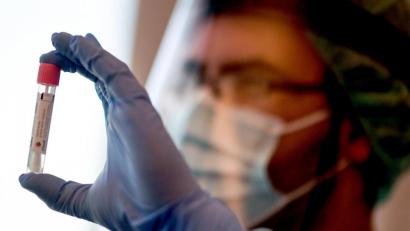 Bild: Britta Pedersen/dpa
Das Coronavirus ist zwar noch nicht eingedämmt, die Situation im Raum Amberg-Sulzbach ist derzeit aber relativ entspannt, so dass manche spezielle Einrichtung nicht mehr benötigt wird.