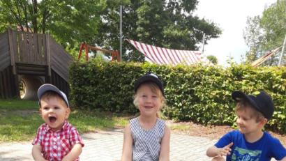 Bild: Kindergarten Schlammersdorf
Beim Bobycarrennen haben die Kleinen sichtlich Spaß.