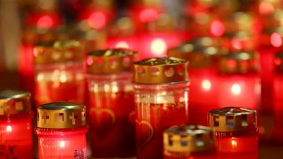 Bild: Roland Weihrauch
Kollegen , Freunde und Wegbegleiter trauern um Alexander Auer.