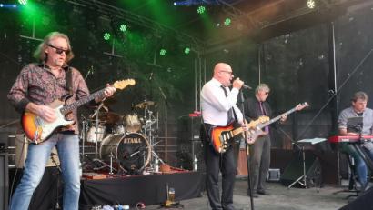 Bild: Kunz
All Blues: Die Formation "Blue Haze" spielt auf der "Eventwiesn" im Schätzlerbad.