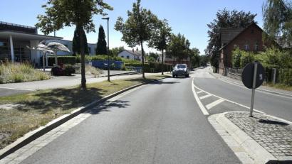 Bild: Petra Hartl
Braucht es in Amberg in der Infanteriestraße vor dem Heilig-Geist-Stift (links im Bild) eine streckenbezogene Geschwindigkeitsbegrenzung auf 30 km/h? Darüber herrscht Uneinigkeit.