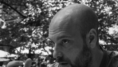 Bild: Christoph Gremmer
Verwandelt Alltags-Episoden in unterhaltsame Lektüre: Schauspieler, Kabarettist, Musiker, Schriftsteller und Biergartenphilosoph Stephan Zinner.