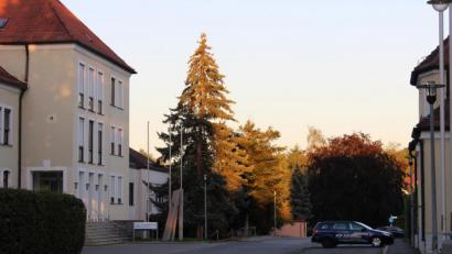 Bild: pko
Der Bereich vor dem ehemaligen Krankenhaus soll neu gestaltet werden, schlägt der Planer vor.