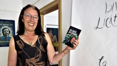 Bild: ubb
Die Architektin Gisela Fanck-Reiter hat im neuen Buch von Andy Lang einen Beitrag geschrieben. Sie kommentiert unter anderem sehr einfühlsam die Kapitel "Von der Schöpfung lernen". und "Die richtigen Fragen stellen".