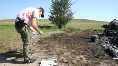 Bild: Gerald Kleine Wördemann
Spurensuche am Unglücksort an dem eine 22-jährige Frau ums Leben gekommen ist.