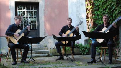 Bild: gge
Feinfühlig und perfekt aufeinander abgestimmt spielte das Münchner Gitarrentrio.