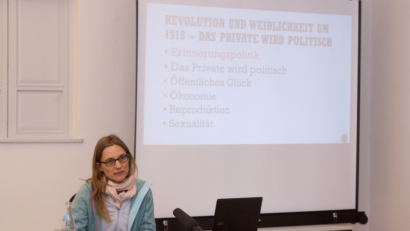 Bild: exb
Man sollte überlegen, inwieweit die Erfahrungen der bayerischen Räterepublik für heutige linke Politik
genutzt werden können, forderte Dr. Kathrin Schödel.